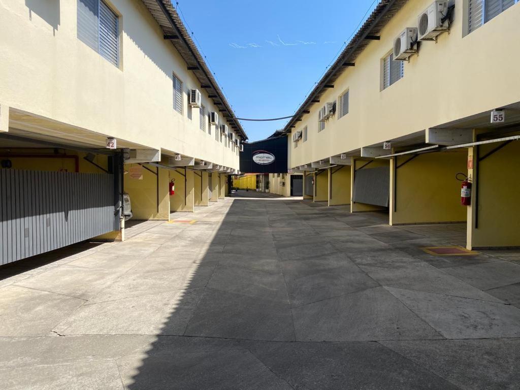 Motel 2000 Гуарульос Екстериор снимка
